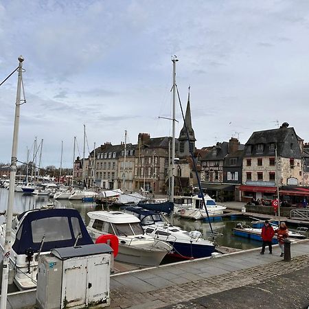 Large Apartment In City Center Honfleur Bagian luar foto
