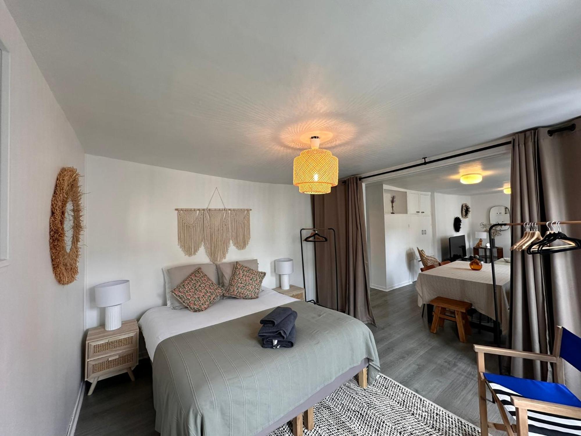 Large Apartment In City Center Honfleur Bagian luar foto